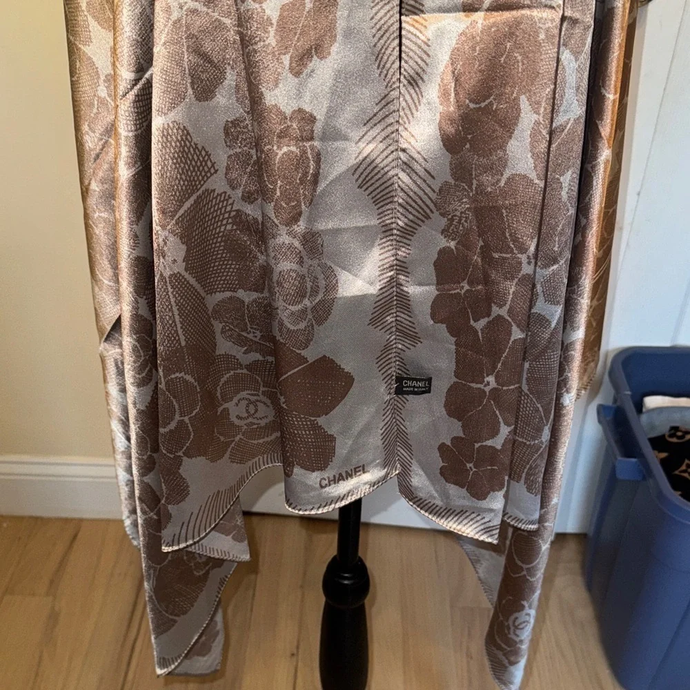 Gold and Cream Floral Scarf